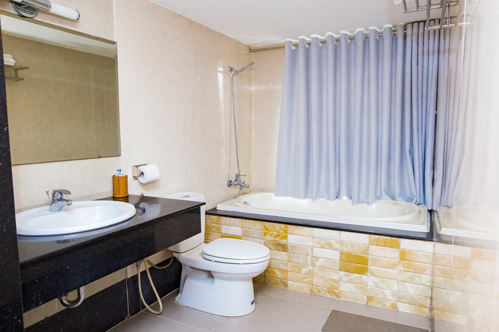Oyo 169 New Hotel Хошимин Экстерьер фото